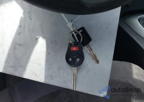 2013 Nissan Rogue S z USA, uszkodzony, nr VIN JN8AS5MV9DW102521